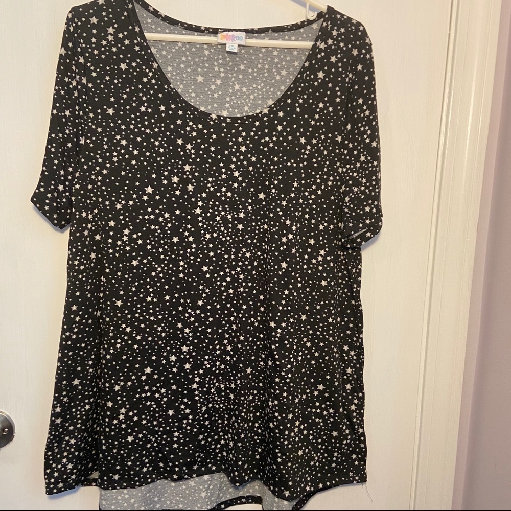 LuLaRoe Classic T NWOT